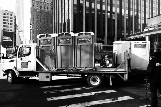 Best Portable bathroom rental  in Charter Oak, CA